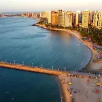 Beira Mar Meireles A Um Passo Do Mar * Fortaleza (Ceara)