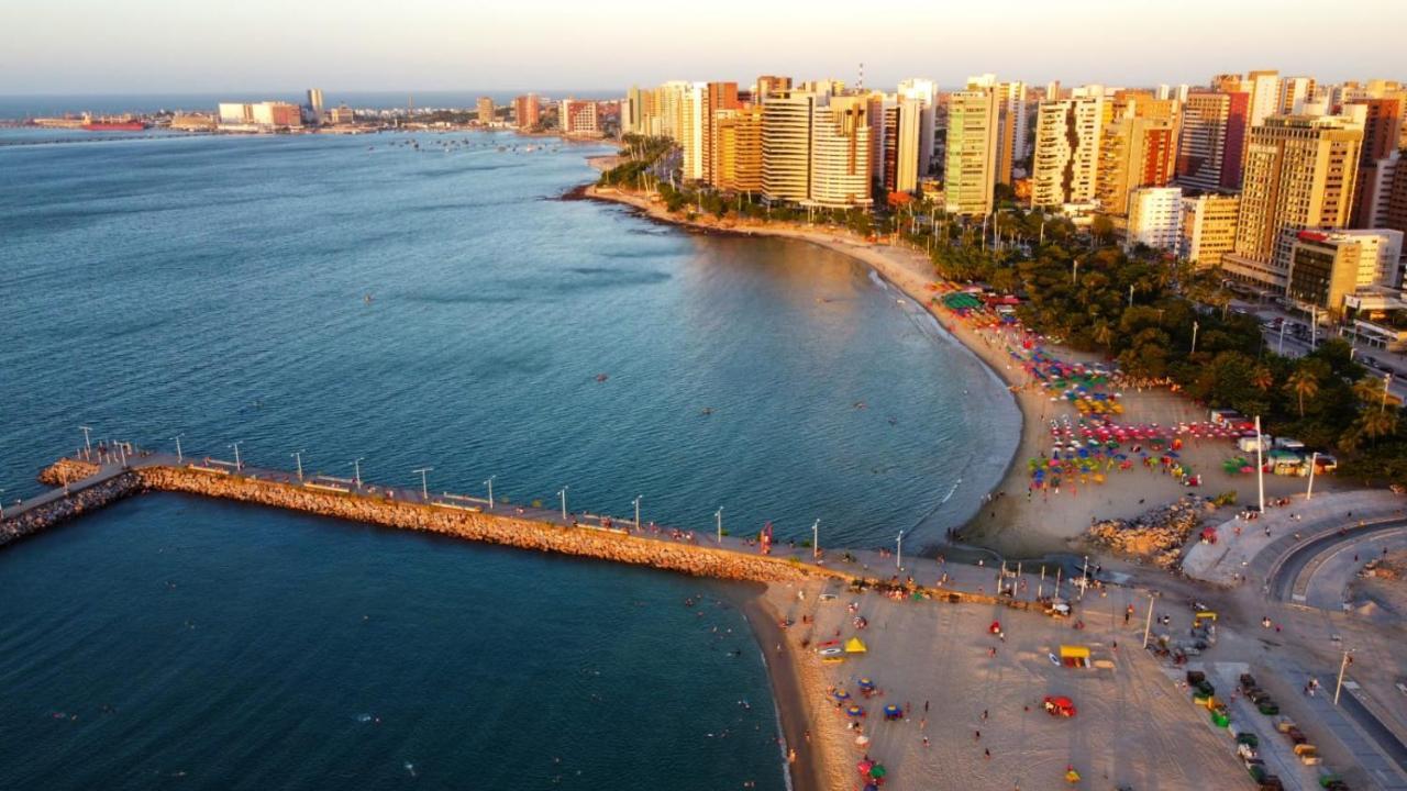 Beira Mar Meireles A Um Passo Do Mar * Fortaleza (Ceara)